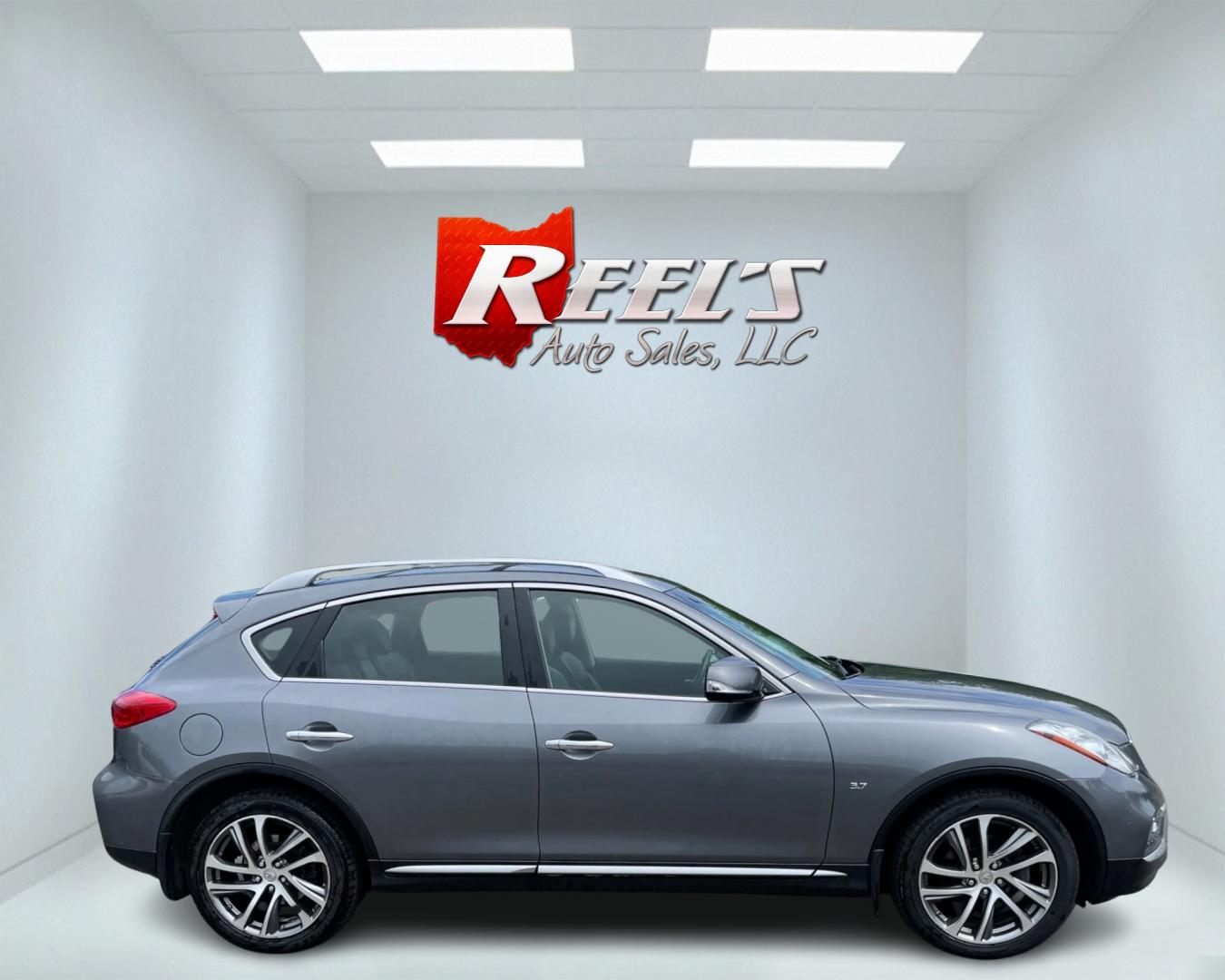 2017 Gray /Black Infiniti QX50 AWD (JN1BJ0RRXHM) with an 3.7L V6 DOHC 24V engine, 7A transmission, located at 11115 Chardon Rd. , Chardon, OH, 44024, (440) 214-9705, 41.580246, -81.241943 - Photo#4